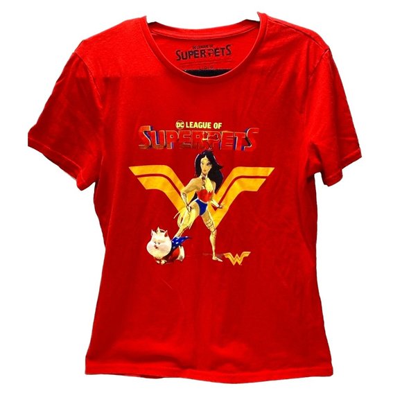 DC League of Super Pets Women's Red Graphic T-Shirt - Size Large -Good Condition - Picture 1 of 8